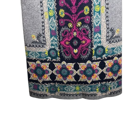 Anthropologie Akemi + Kin Embroidered Gray Knit Short Sleeve Tunic Dress S - Picture 3 of 4